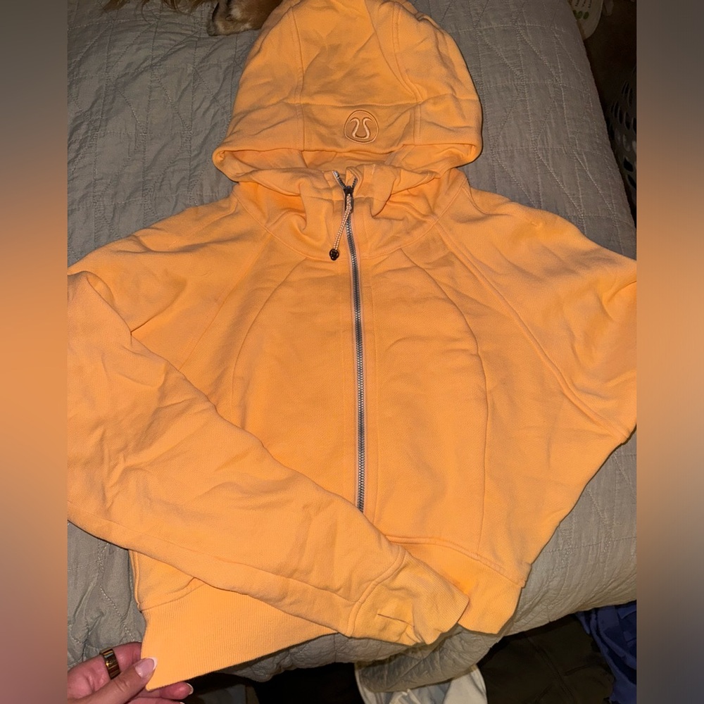 Lululemon Scuba Fullzipped Cropped Hoodie in
Summer Glow (Size 8)